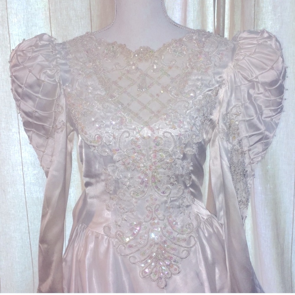 1980’s vintage Alfred Angelo Ivory Gown w Beaded Bodice & 5’ cathedral train.